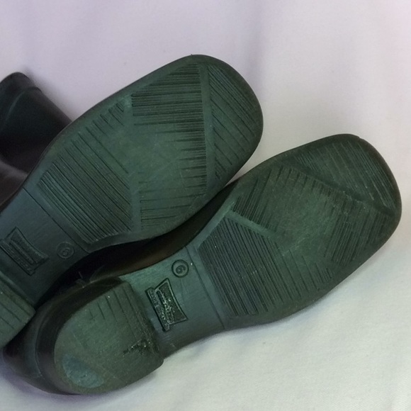 FINAL SALE PRICE Brown Waterproof Boots-Size 6 - Picture 3 of 6